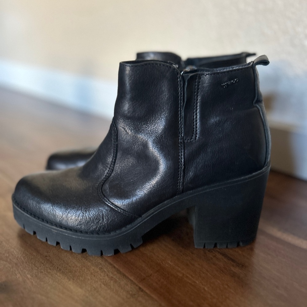 Igi&Co, Black Leather Ankle Boots